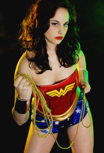 sexy wonder woman cosplayer (29).jpg